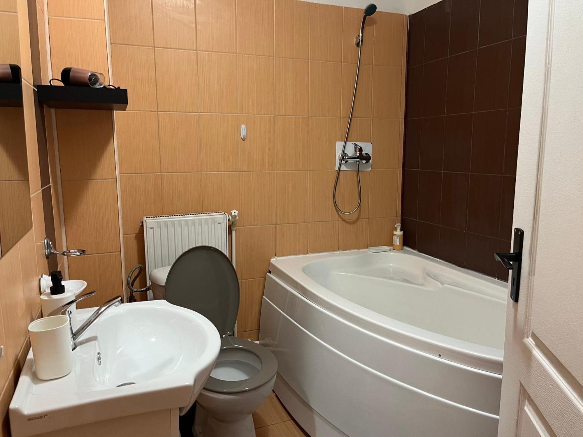 Steve Rooms Яссы Экстерьер фото